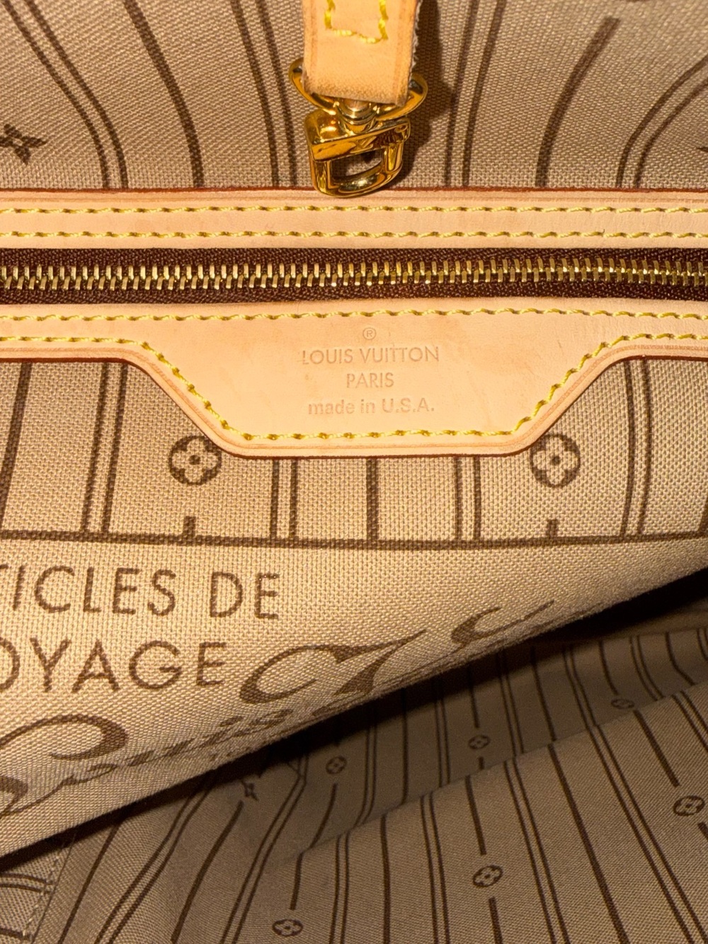 Louis Vuitton GM Neverfull Tote - Picture 9 of 11